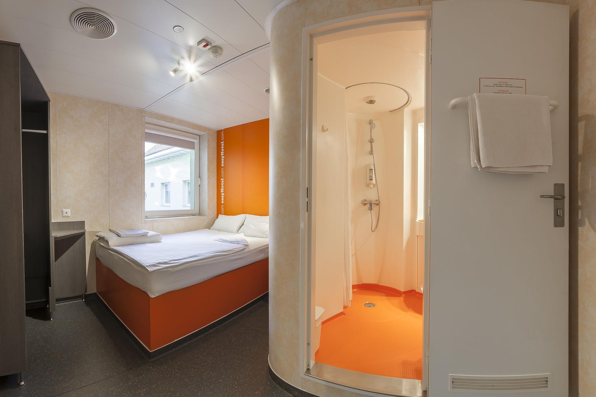 Easyhotel Budapest Oktogon Exterior photo