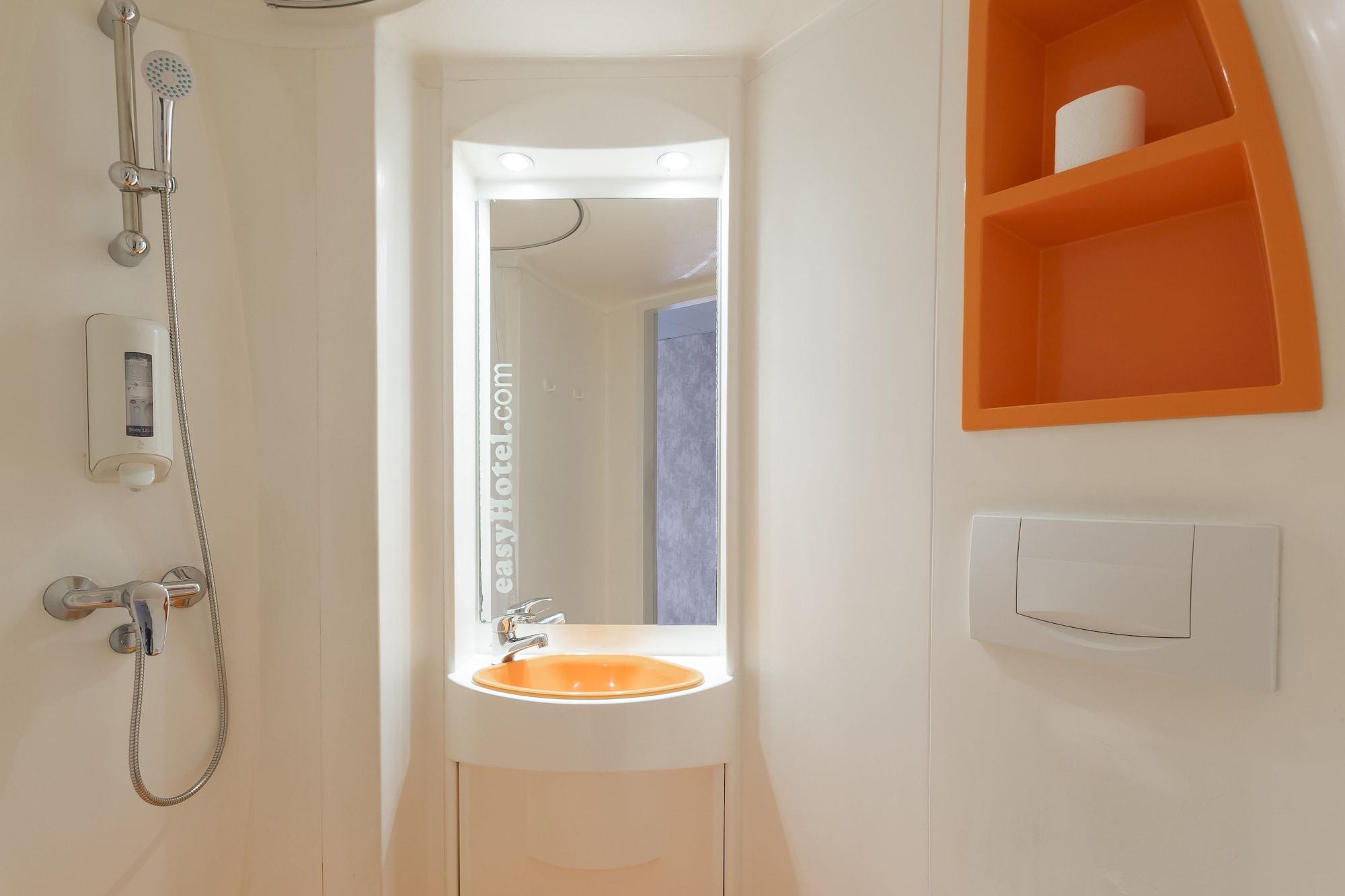 Easyhotel Budapest Oktogon Exterior photo