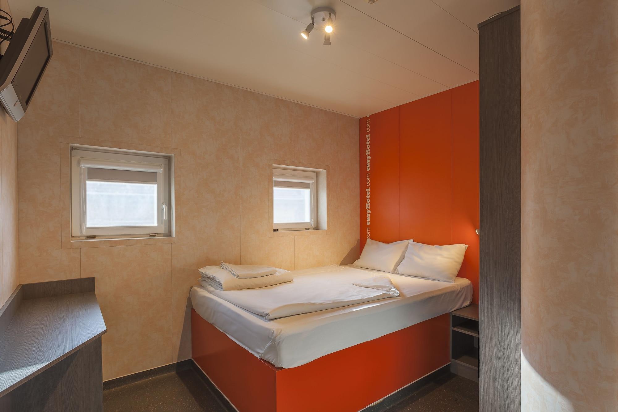 Easyhotel Budapest Oktogon Exterior photo