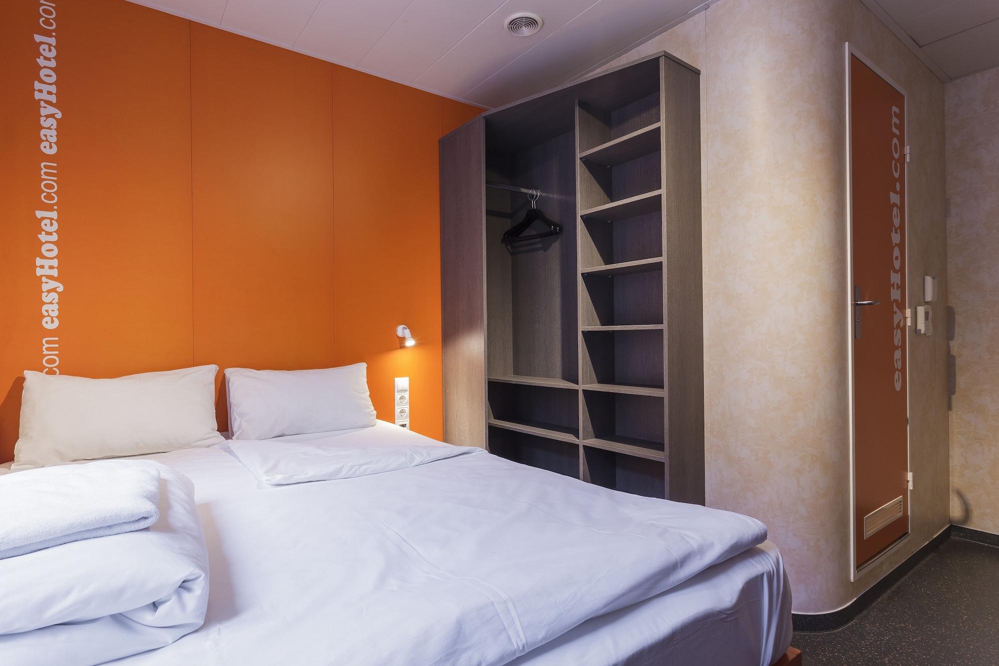 Easyhotel Budapest Oktogon Exterior photo