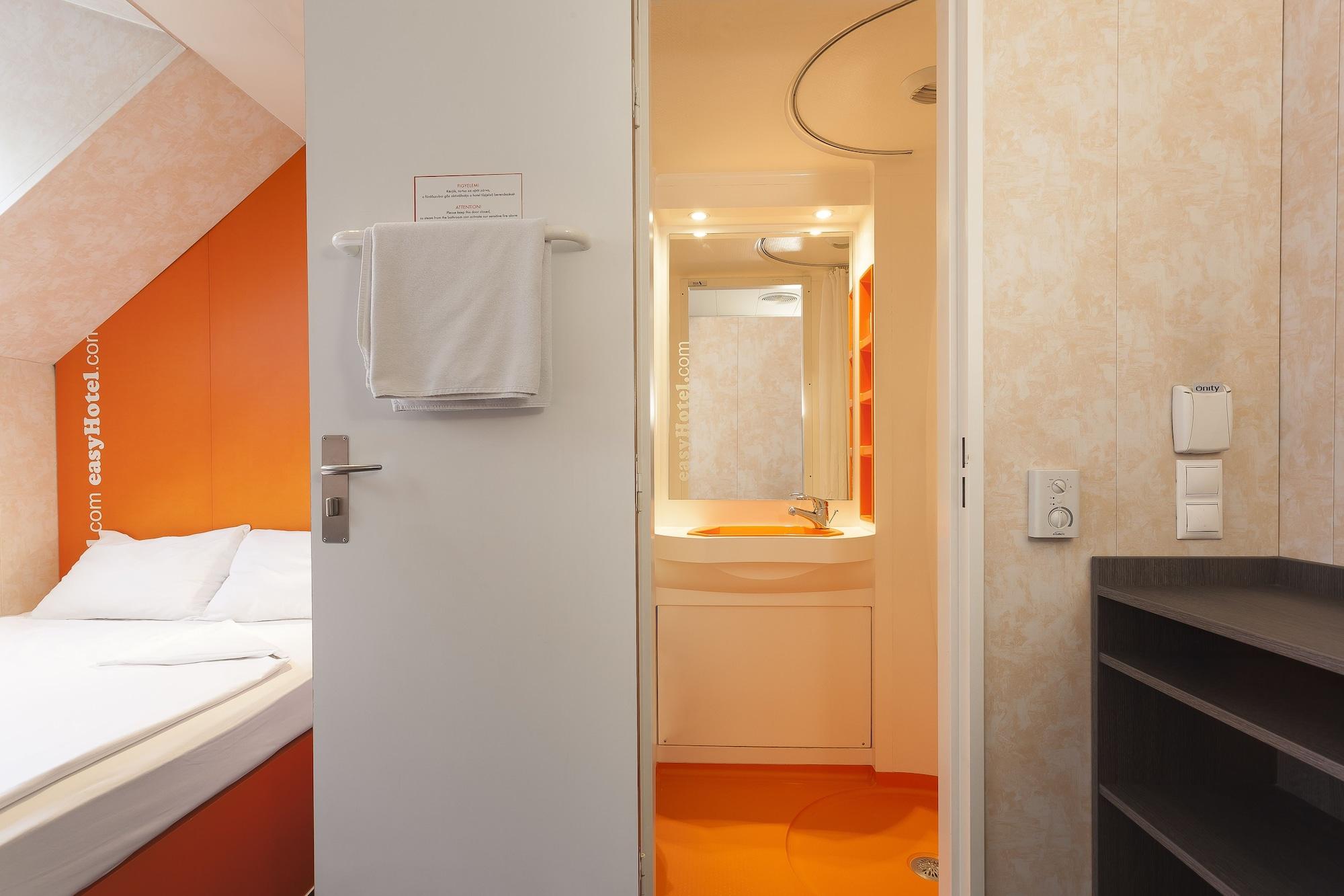 Easyhotel Budapest Oktogon Exterior photo