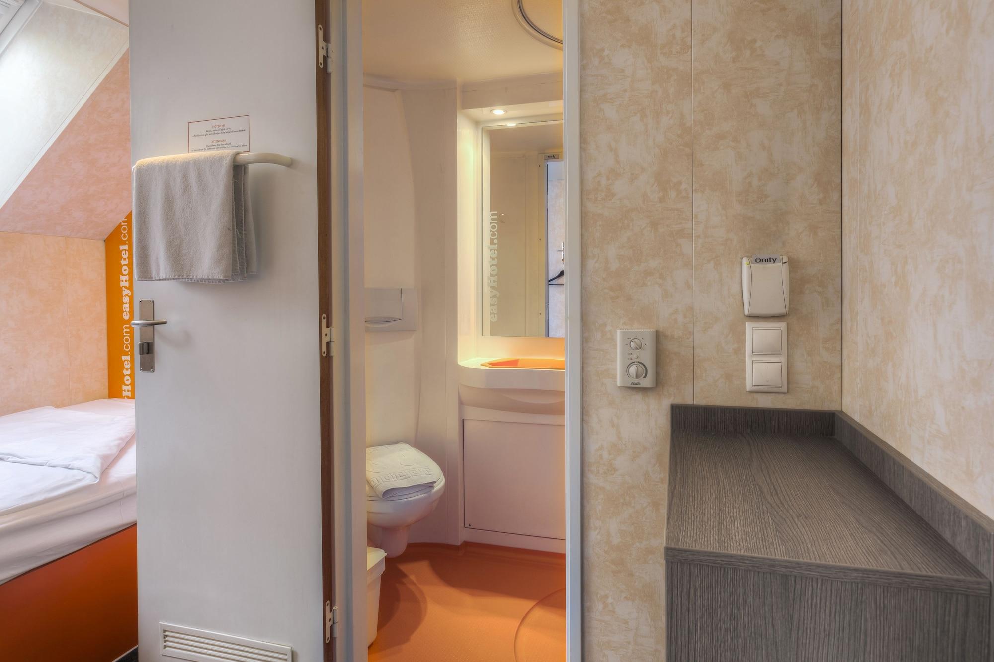Easyhotel Budapest Oktogon Exterior photo