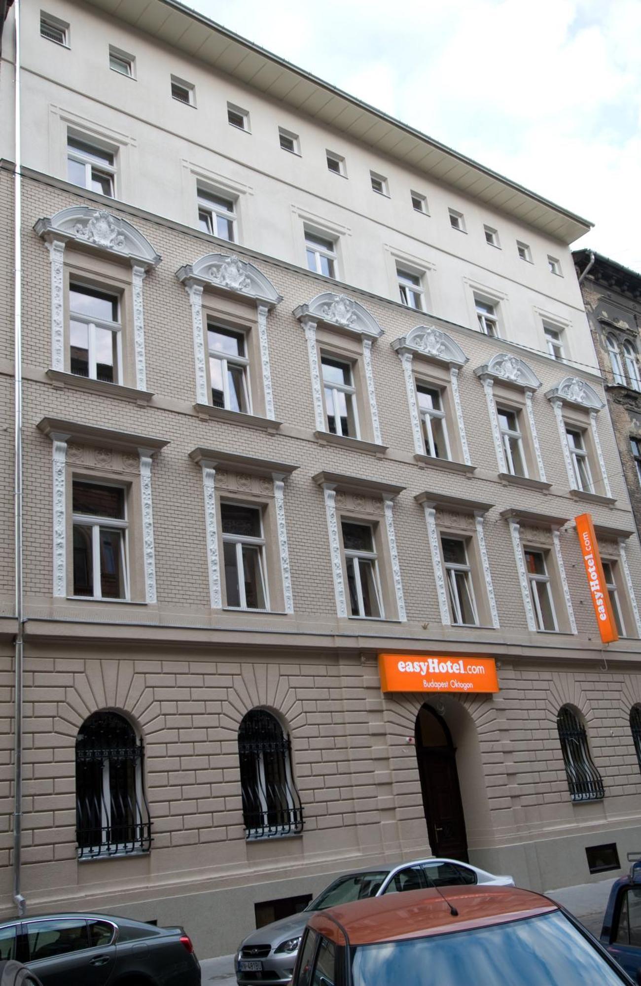 Easyhotel Budapest Oktogon Exterior photo