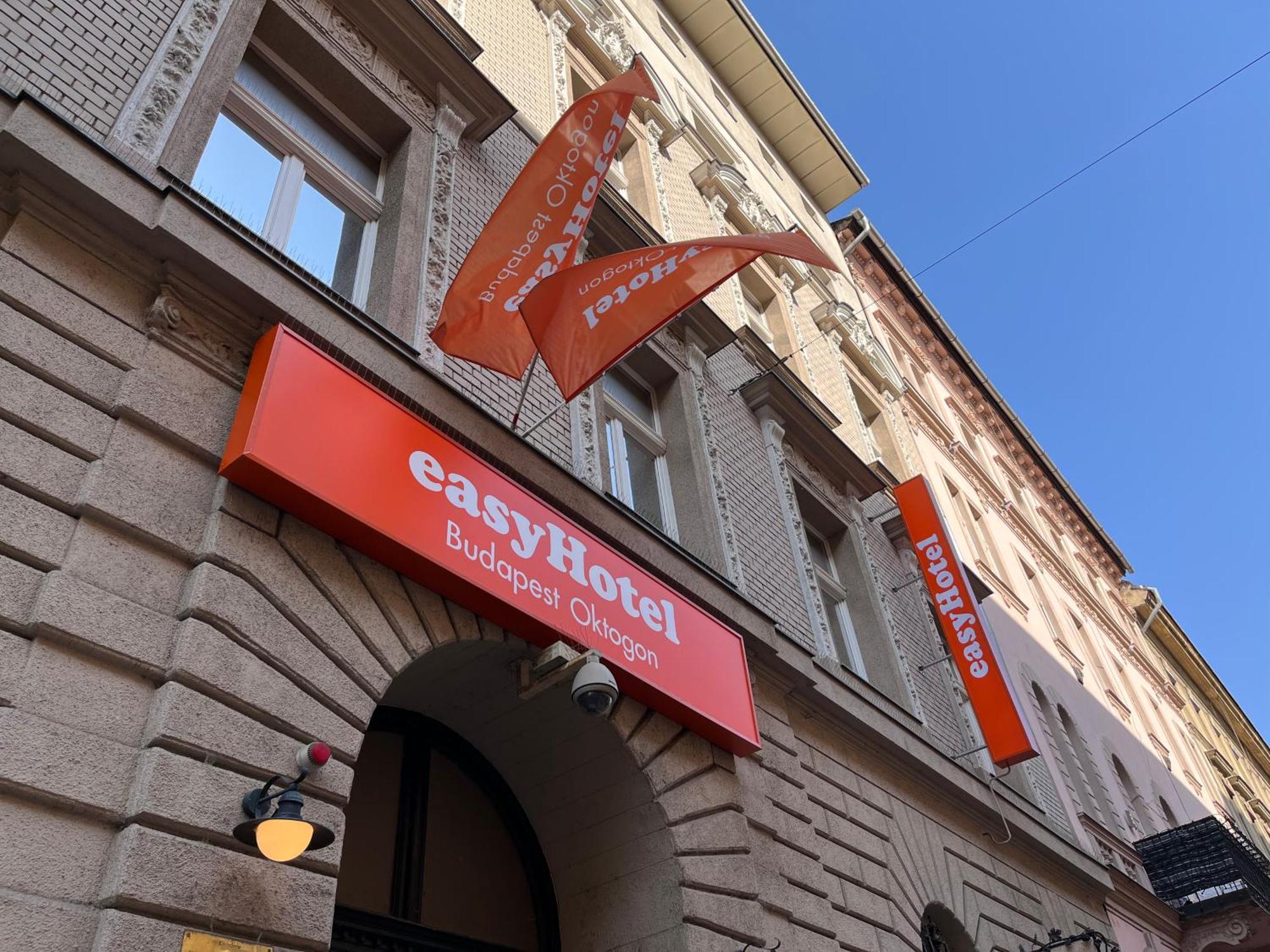 Easyhotel Budapest Oktogon Exterior photo