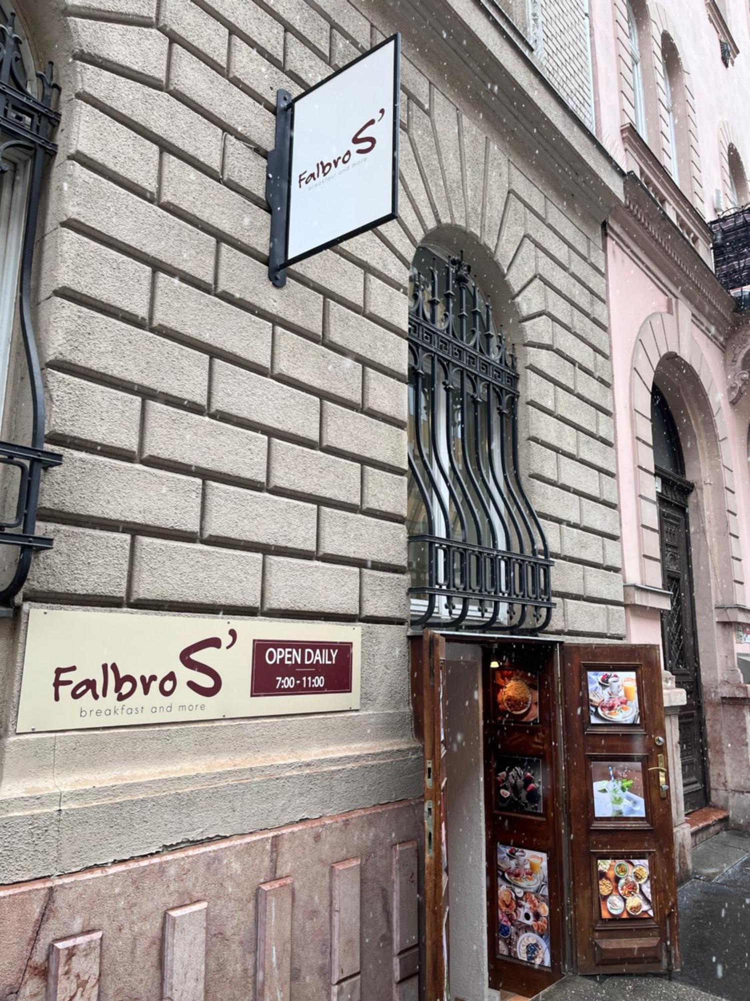 Easyhotel Budapest Oktogon Exterior photo