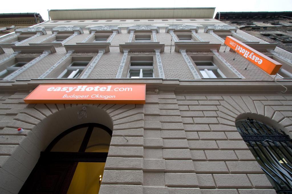 Easyhotel Budapest Oktogon Exterior photo