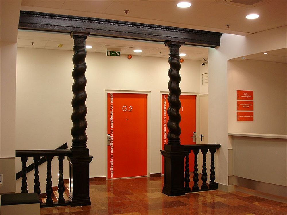Easyhotel Budapest Oktogon Exterior photo
