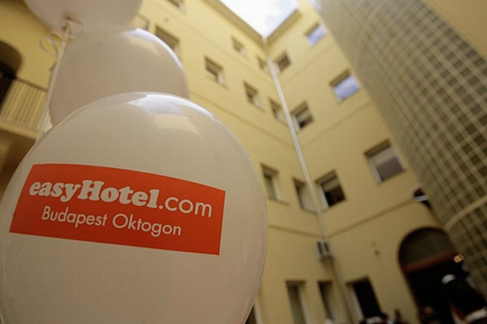 Easyhotel Budapest Oktogon Exterior photo
