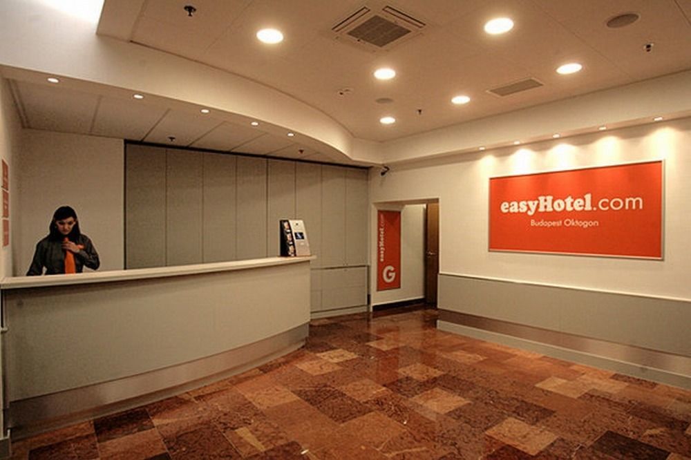 Easyhotel Budapest Oktogon Exterior photo