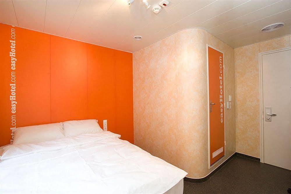 Easyhotel Budapest Oktogon Exterior photo